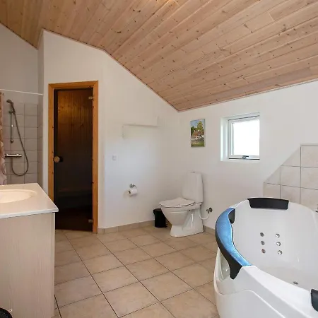 12 Person In Idestrup Feriehus *