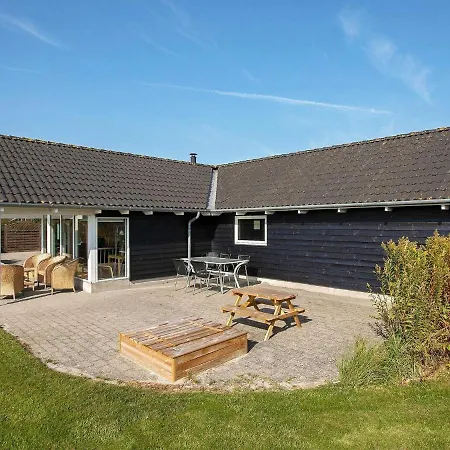 12 Person In Idestrup * Boto By