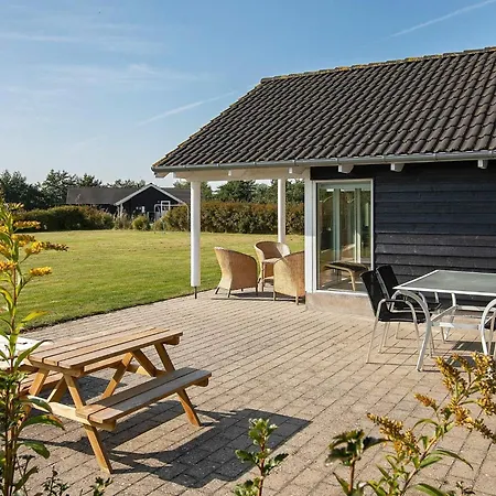Сasa de vacaciones 4 Star Holiday Home In Idestrup Bøtø By