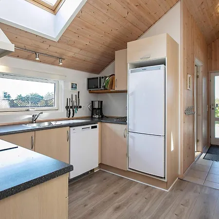 4 Star In Idestrup * Bøtø By