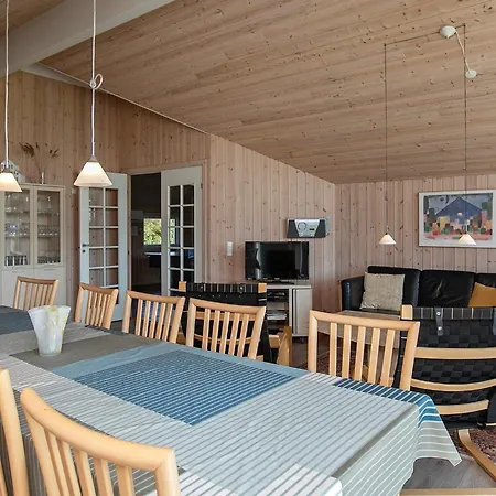 12 Person In Idestrup-by Traum