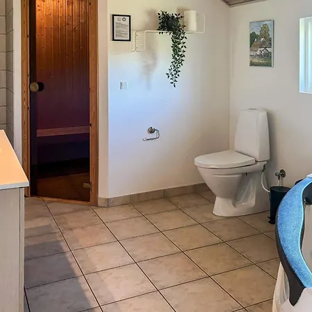 4 Star In Idestrup Bøtø By