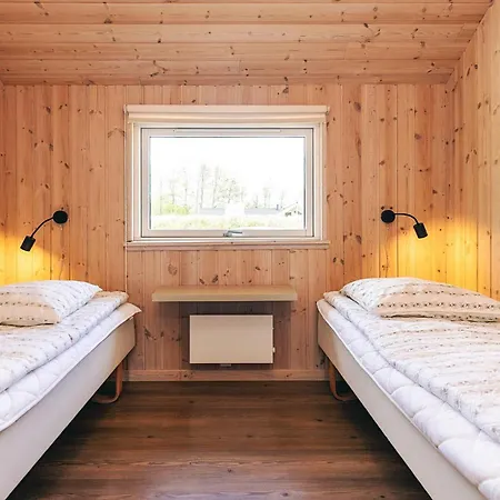 4 Star In Idestrup Bøtø By